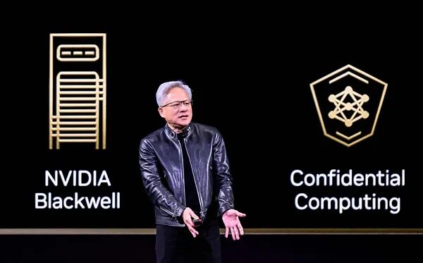 难怪黄仁勋GTC请了杨植麟，读完Kimi新论文我懂了